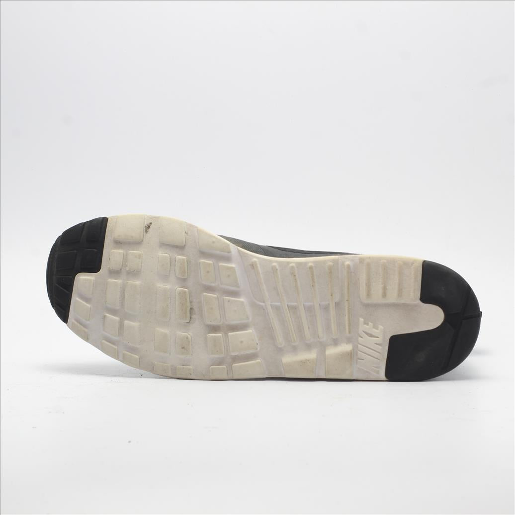 NIKE AIR MAX TAVAS (Original USA Imported)