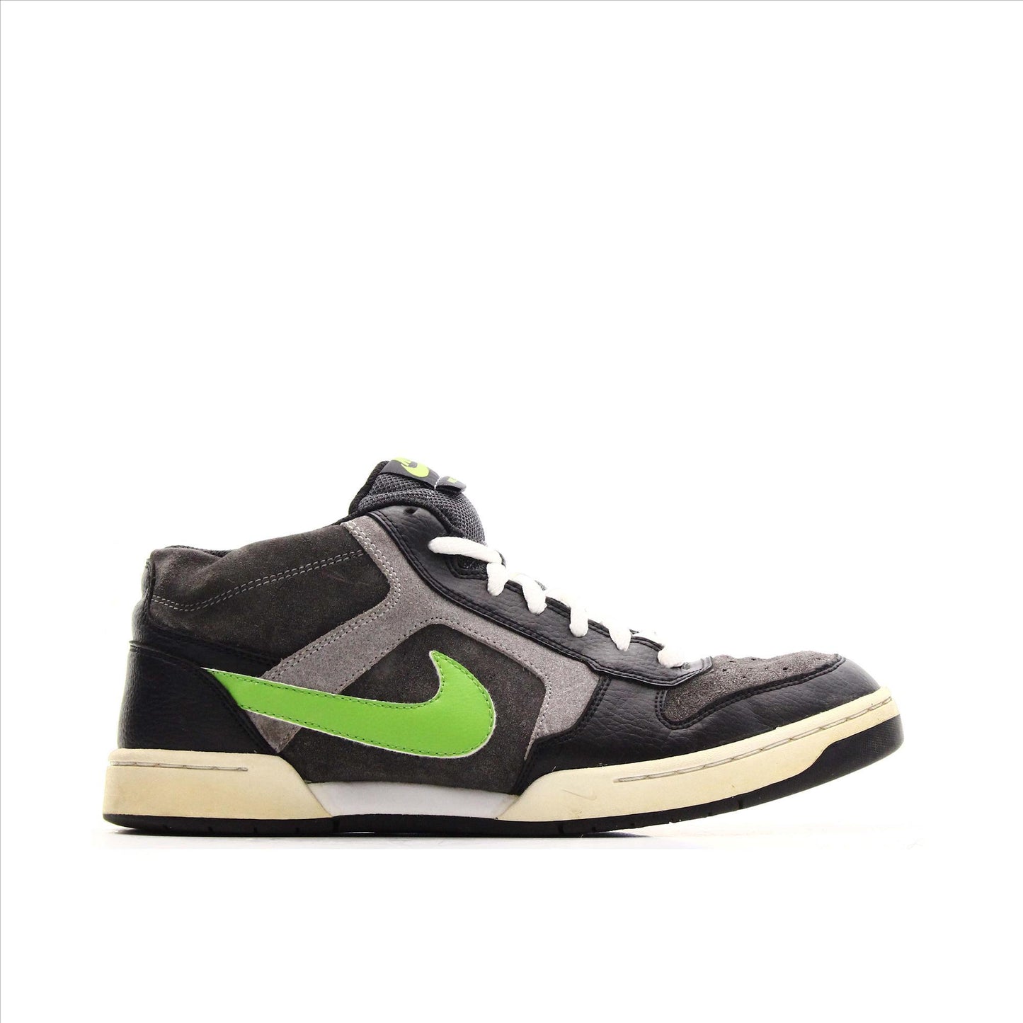 Nike Renzo