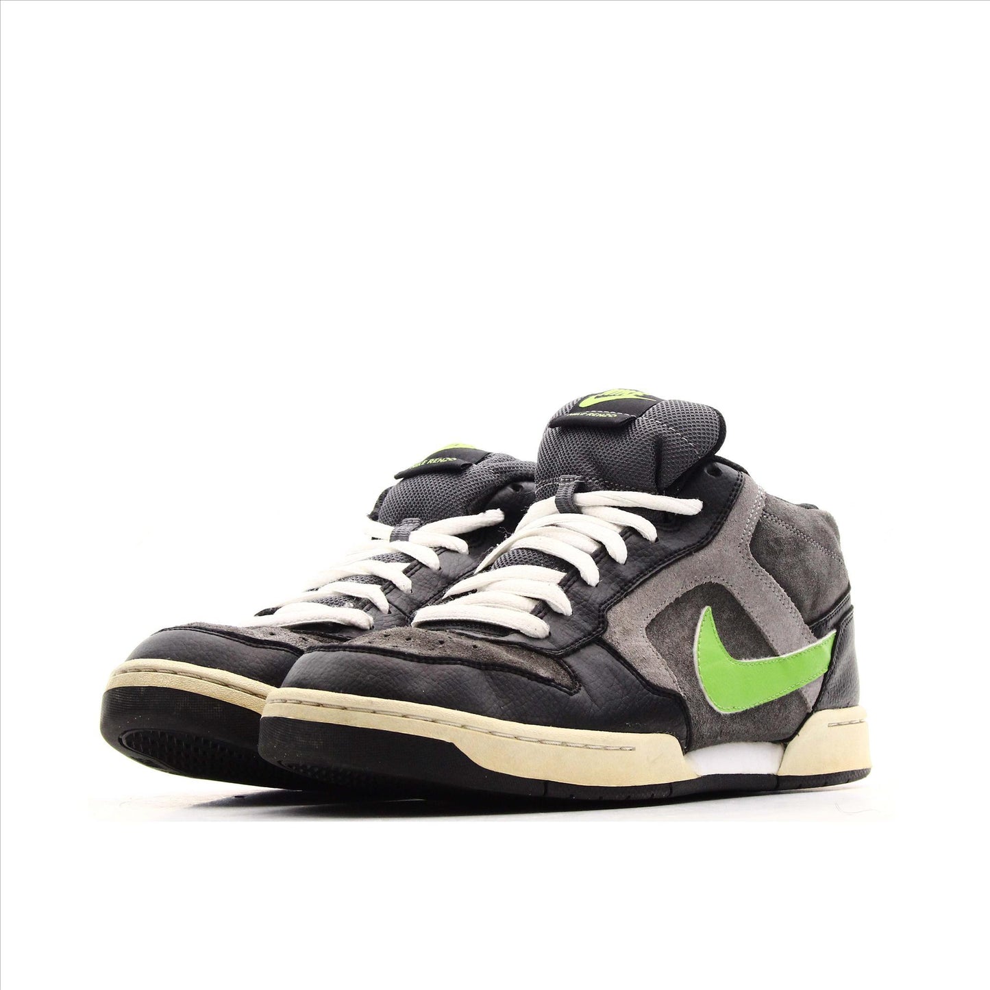Nike Renzo