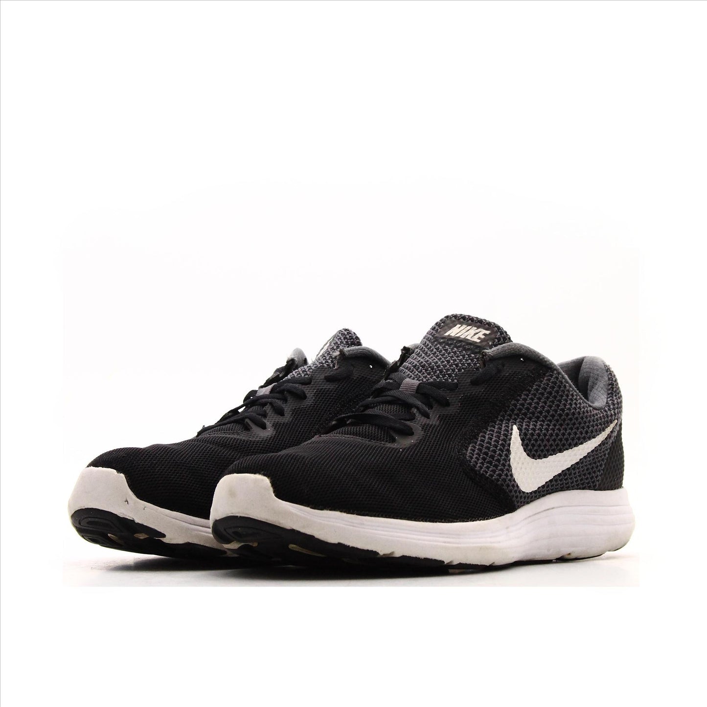 Nike Revolution 3