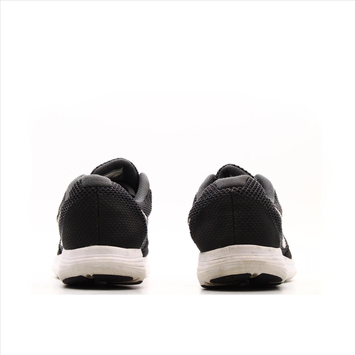 Nike Revolution 3