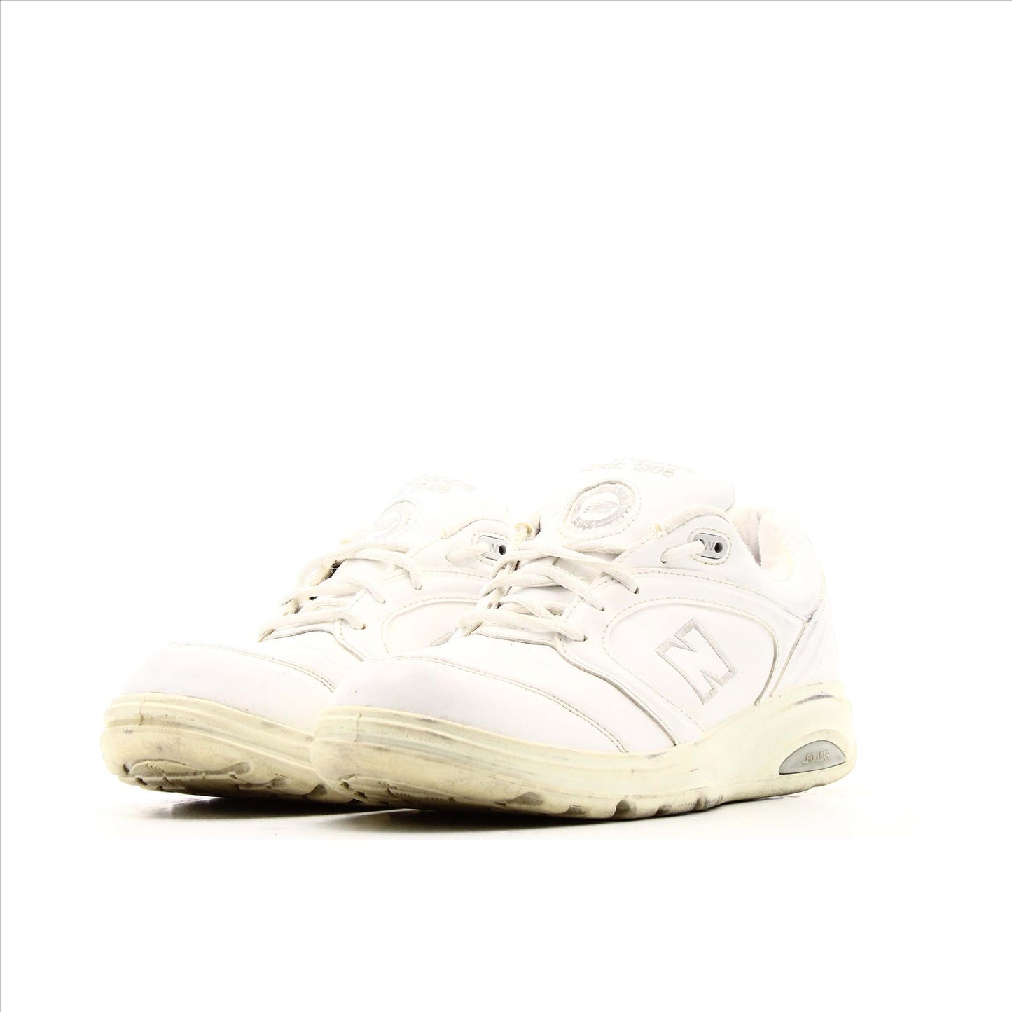 New Balance 812