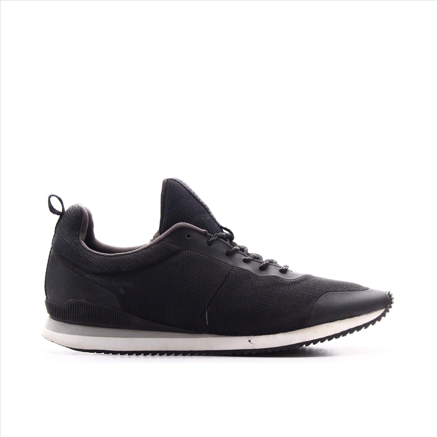 H & M Sports