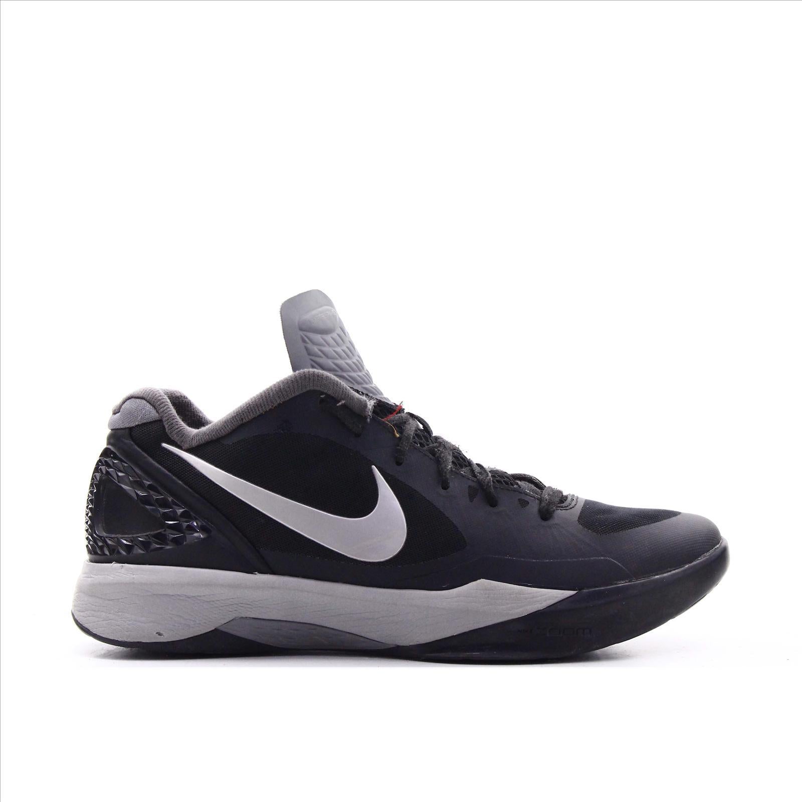 Flywire nike spikes hot sale
