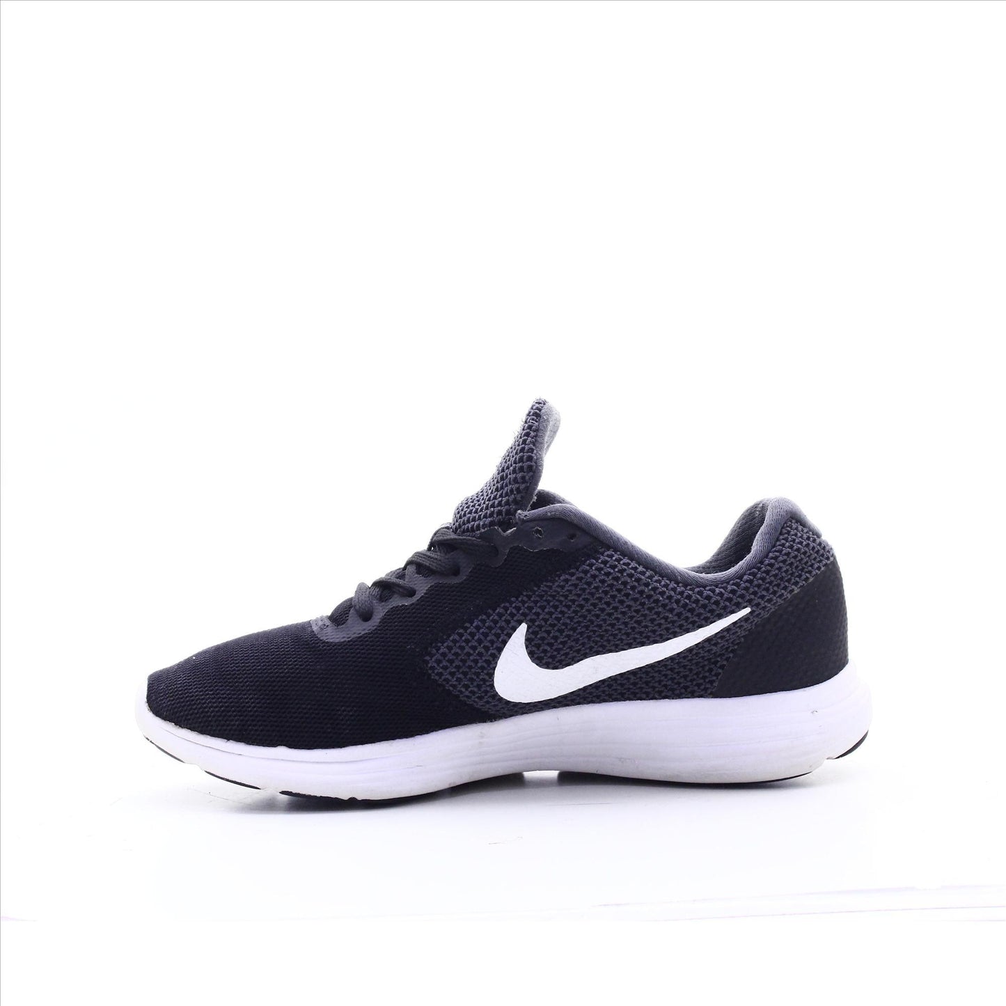 Nike Revolution 3