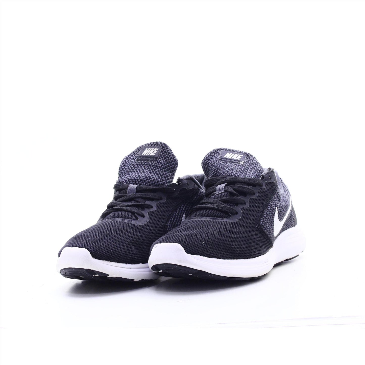 Nike Revolution 3