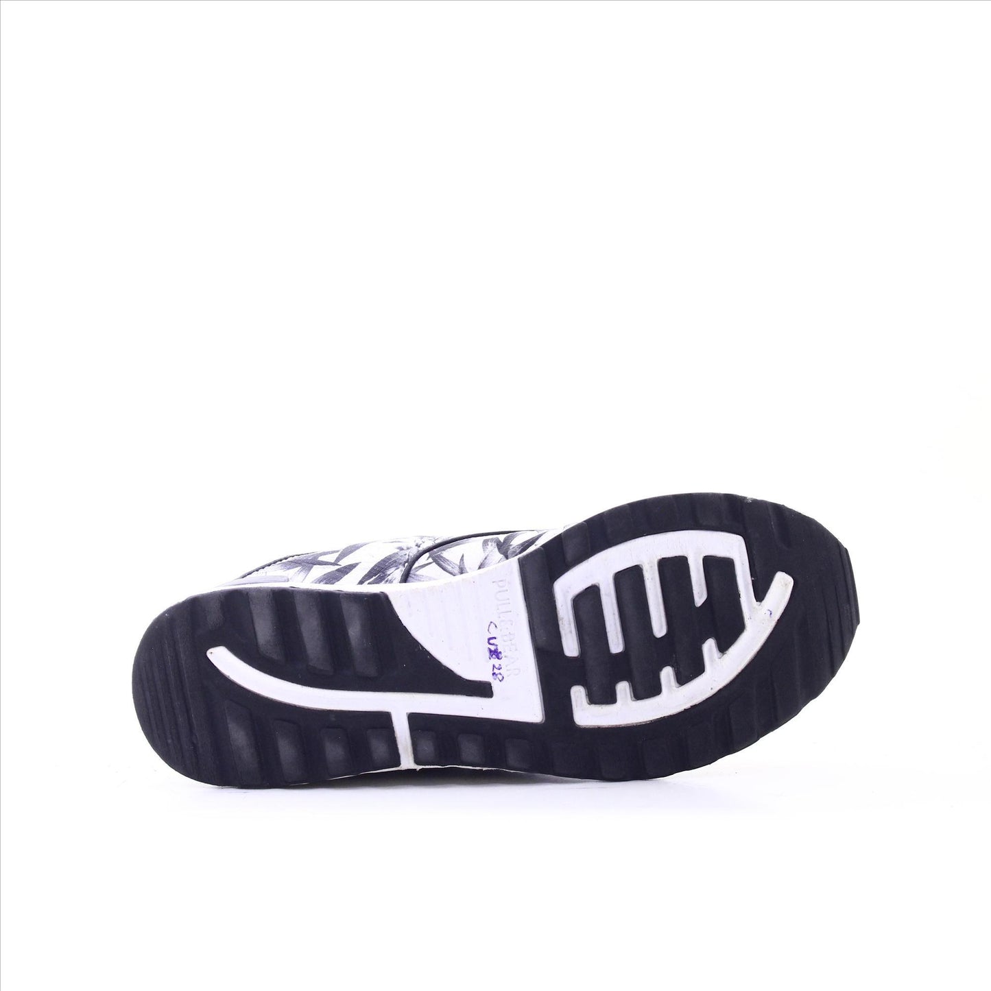 Pull & Bear Performance