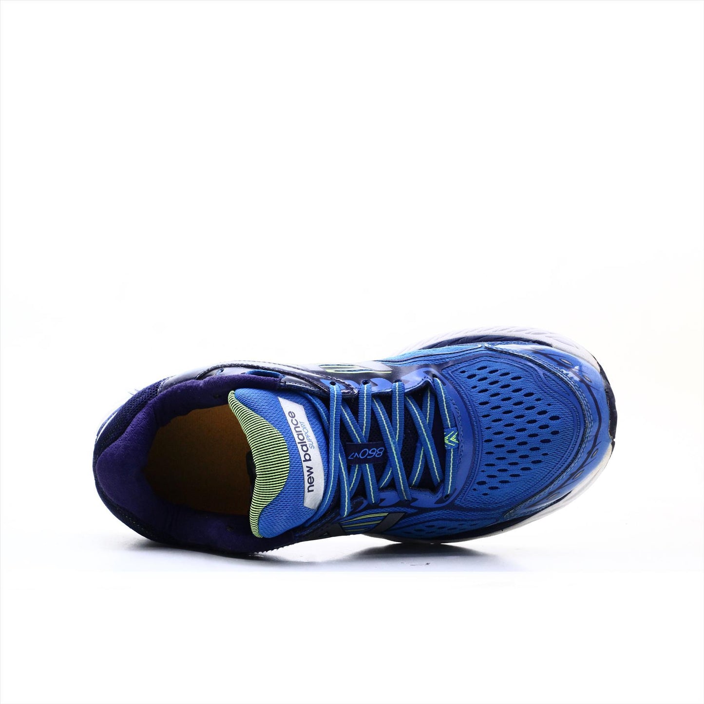 New Balance 860 V7