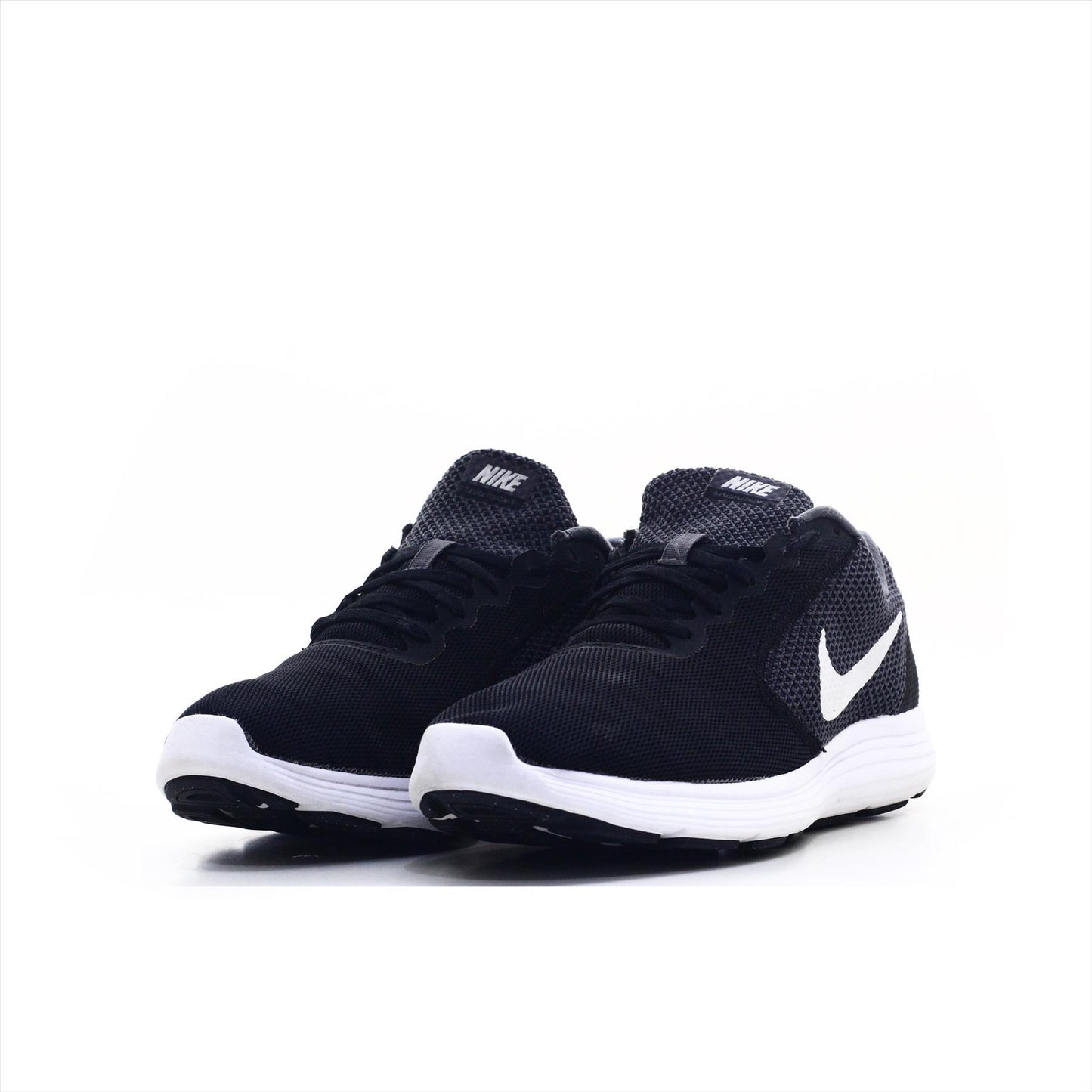 Nike Revolution 3