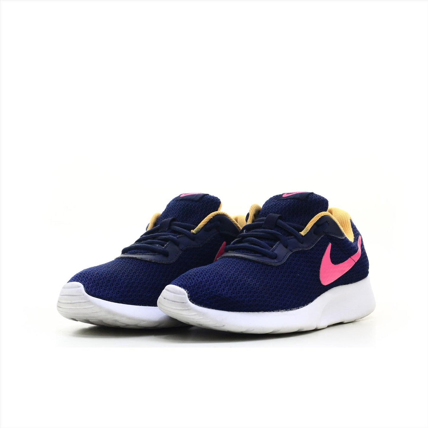 Nike Tanjun