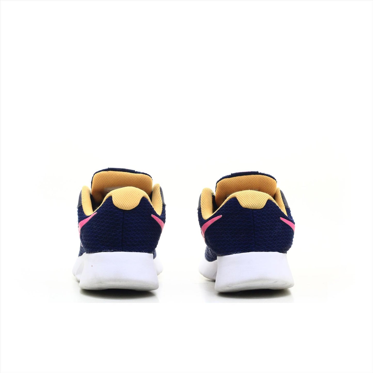 Nike Tanjun