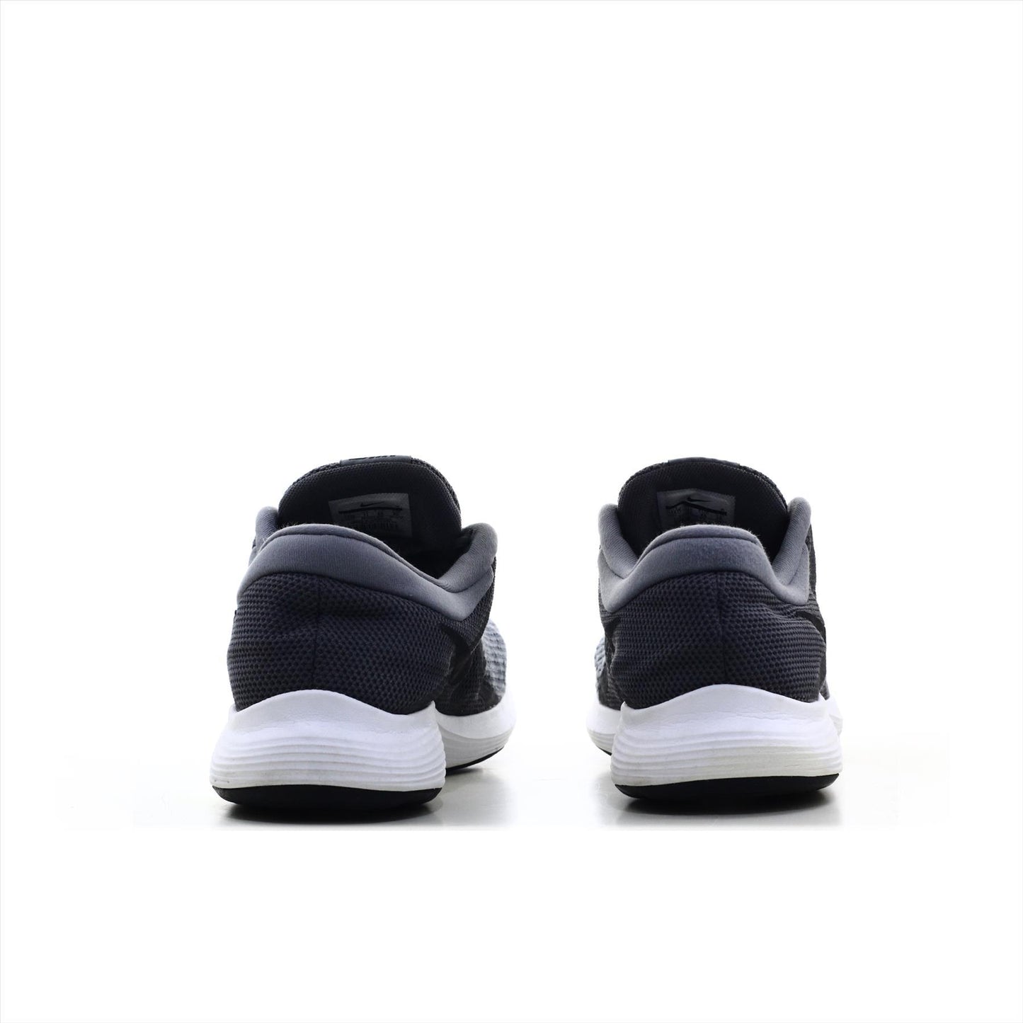 Nike Revolution 4