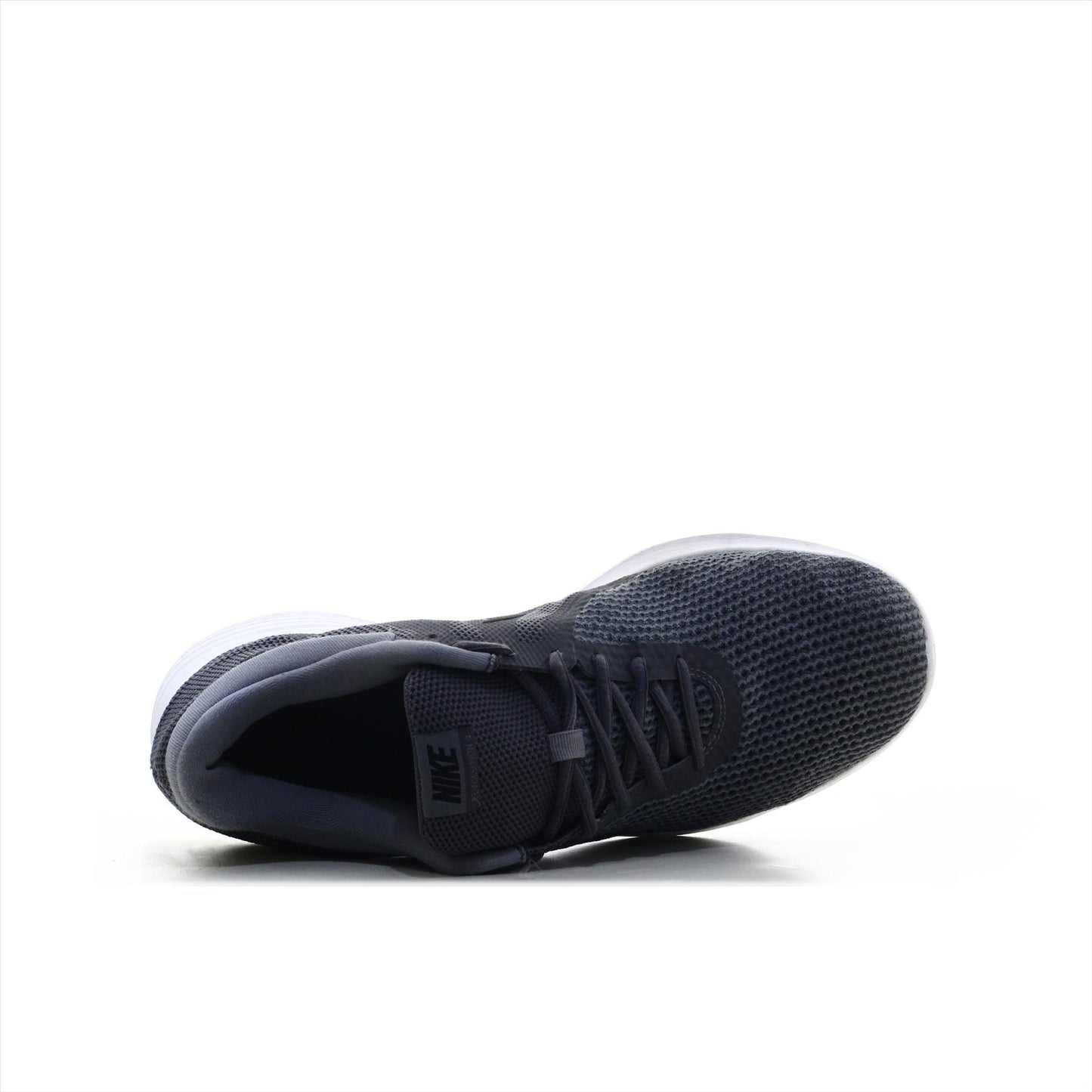 Nike Revolution 4