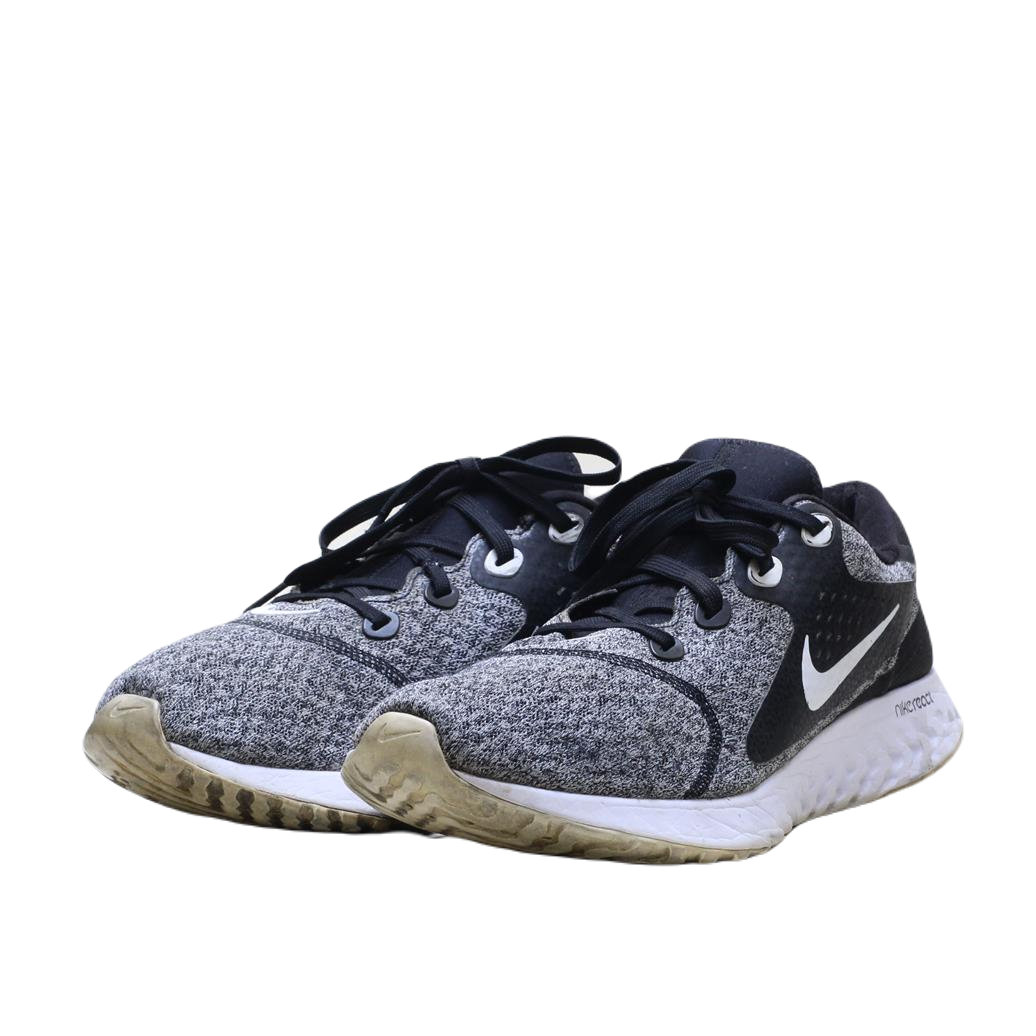 Nike legend react size best sale
