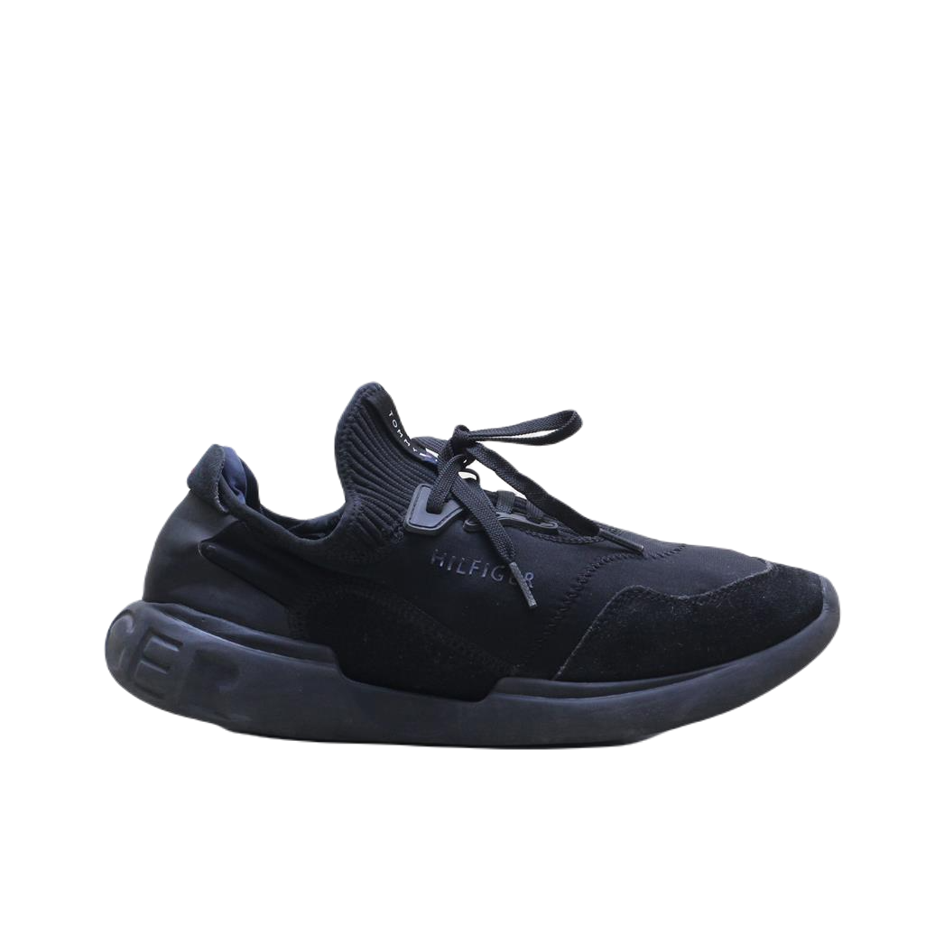 TOMMY HILFIGER FOOTWEAR ORIGINAL USA IMPORTED (Original USA Imported)
