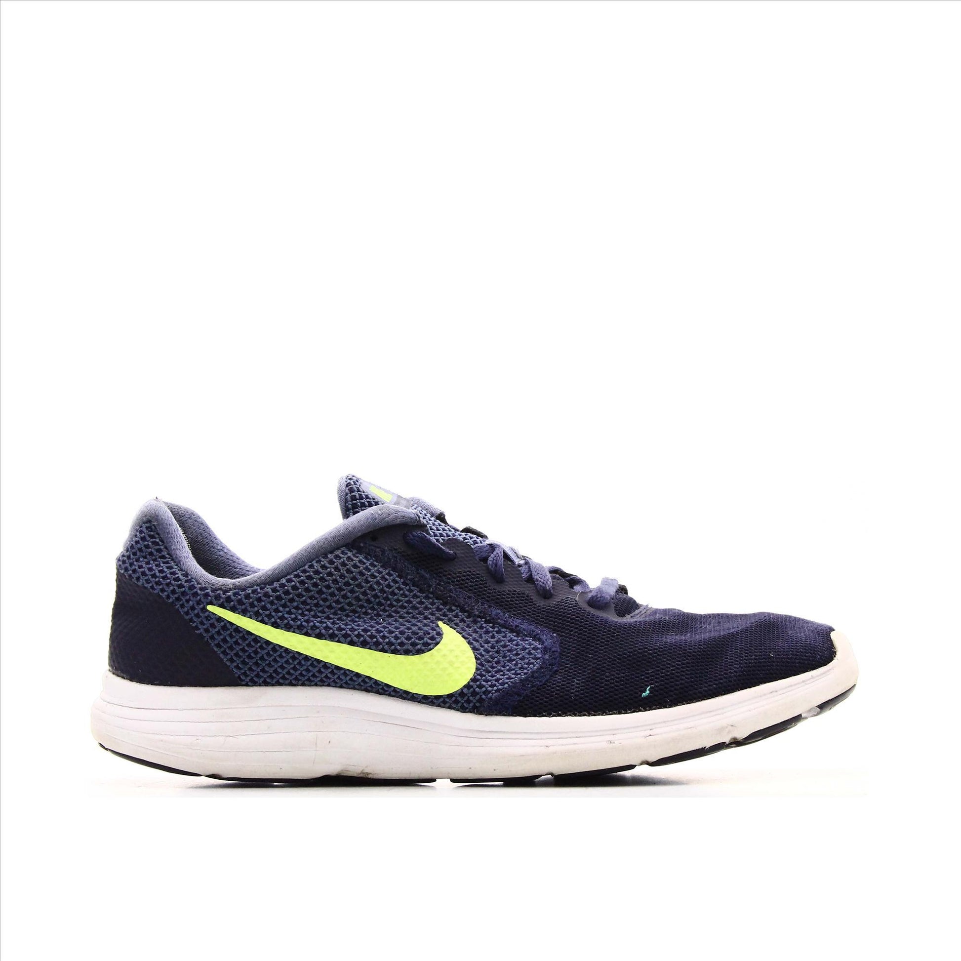 Nike Revolution 3