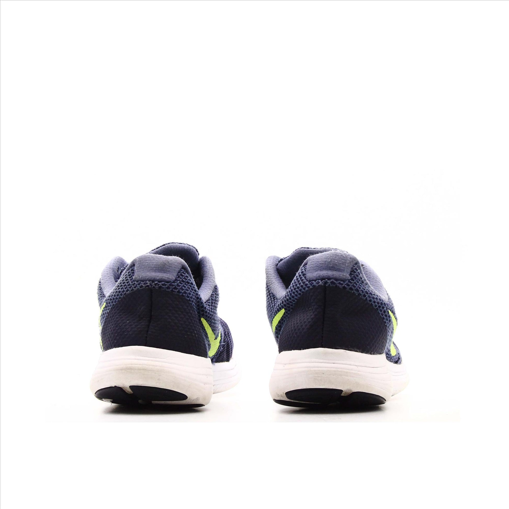 Nike Revolution 3