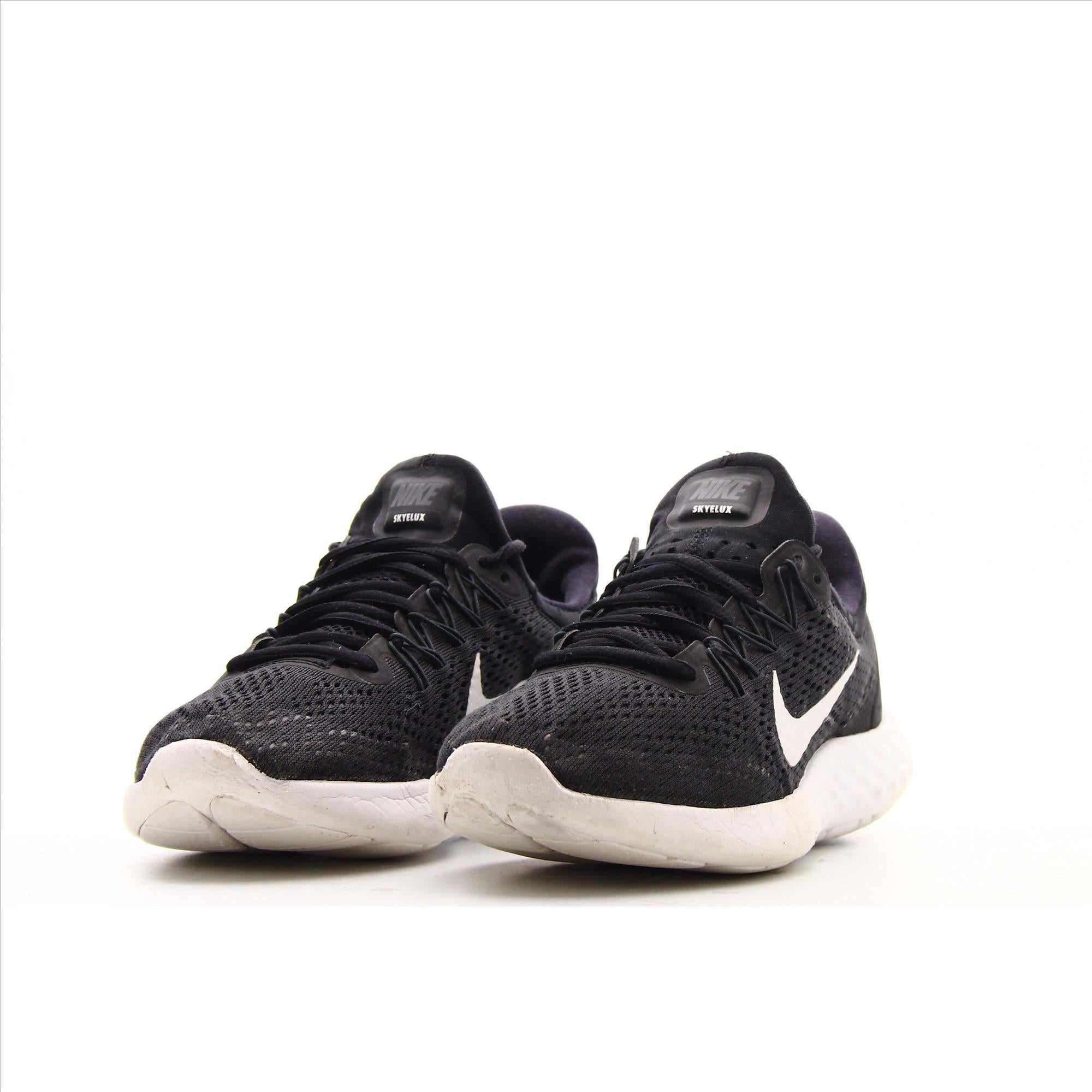 Nike store skyelux black