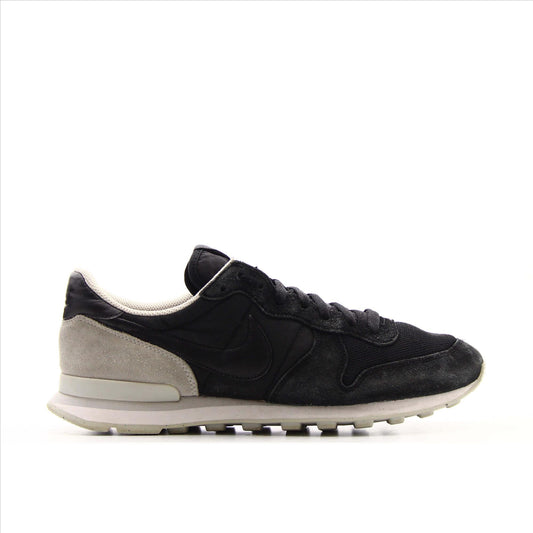Nike Internationalist