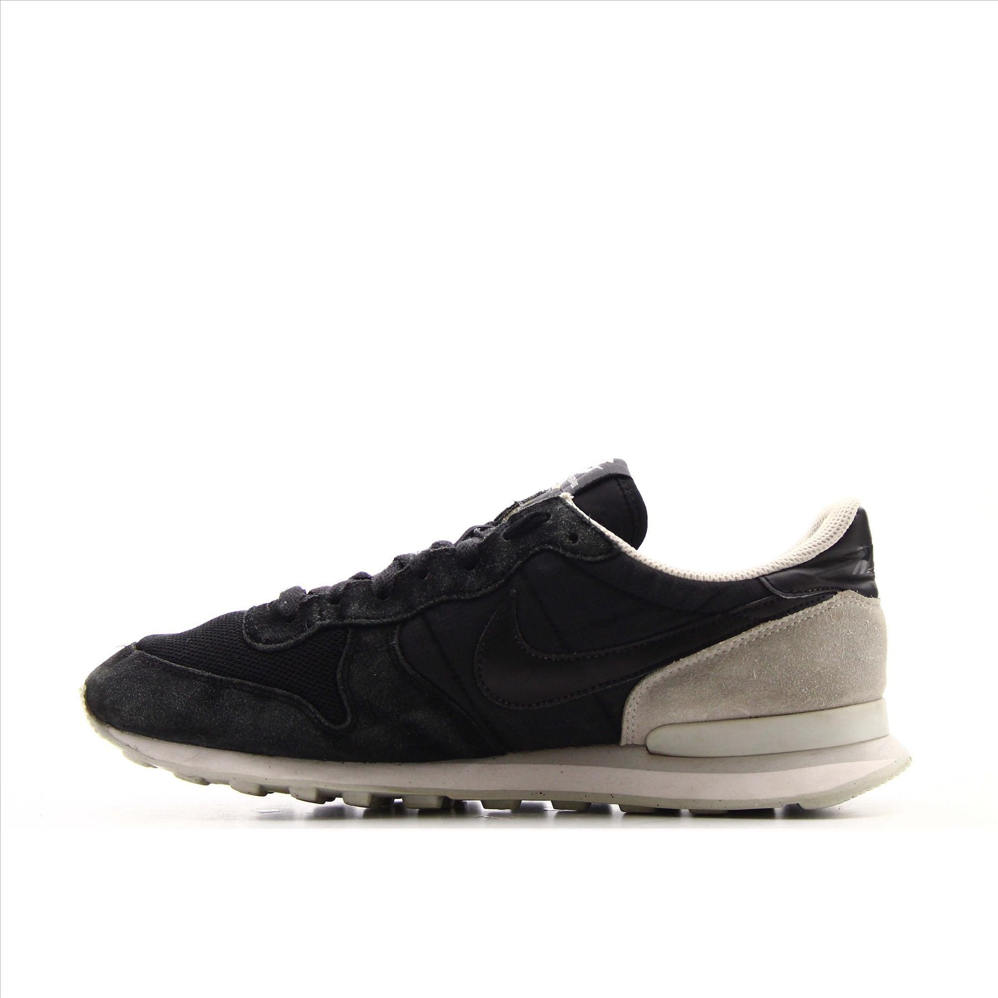 Nike Internationalist