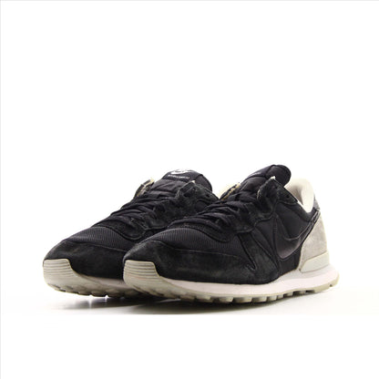 Nike Internationalist
