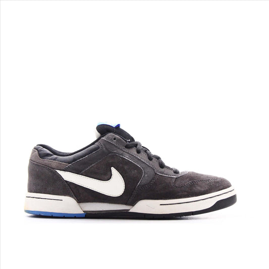Nike Renzo