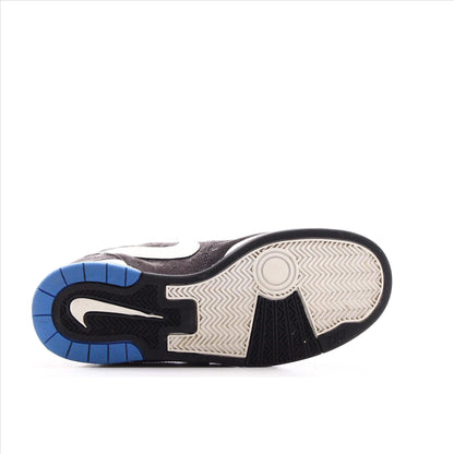 Nike Renzo
