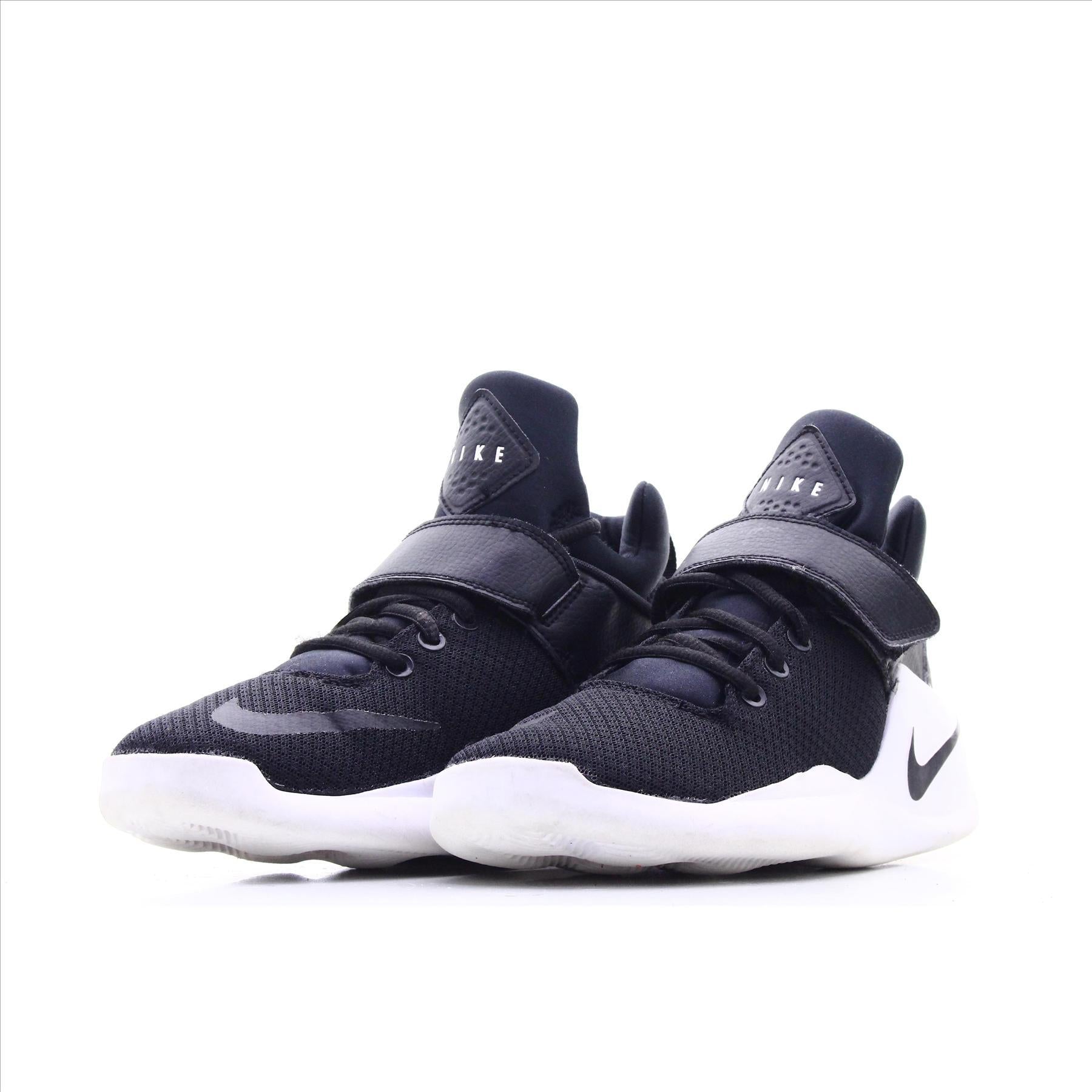 Nike Kazi