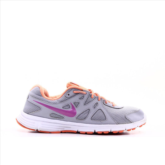 Nike Revolution 2