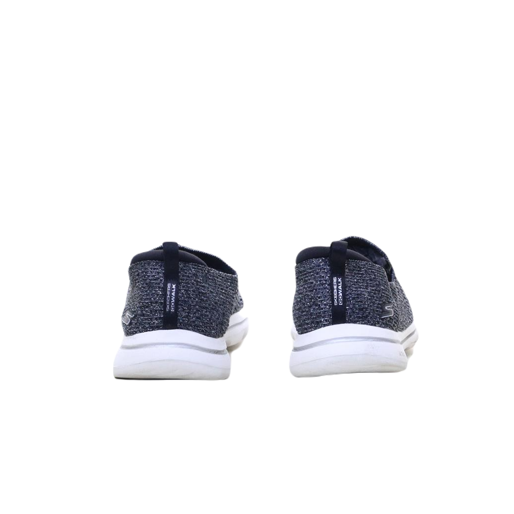 SKECHERS ULTRA GO GOGA MATT (Original USA Imported)