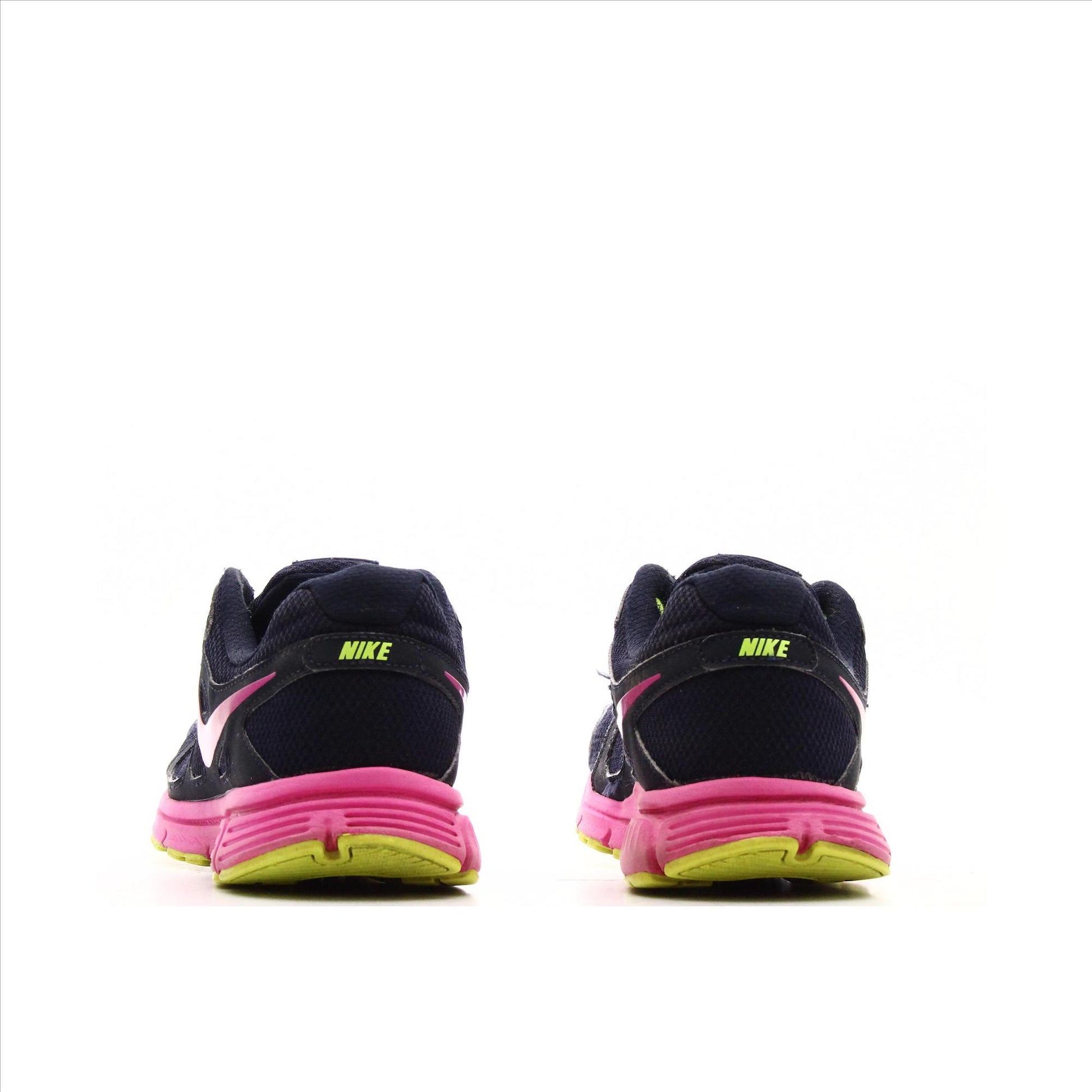 Nike Revolution 2