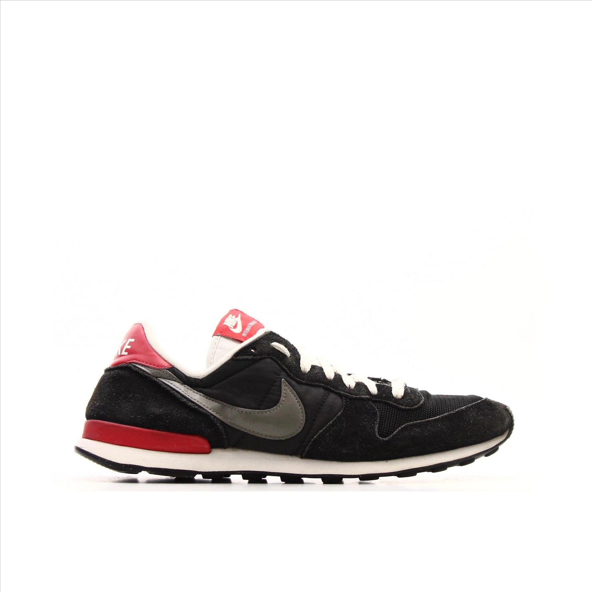 Nike Internationalist