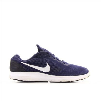 Nike Revolution