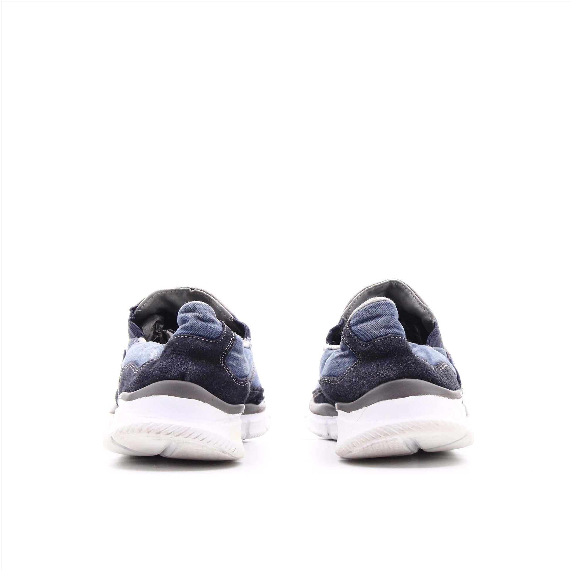 Skechers