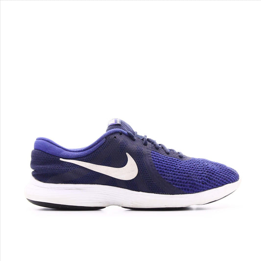 Nike Revolution 4