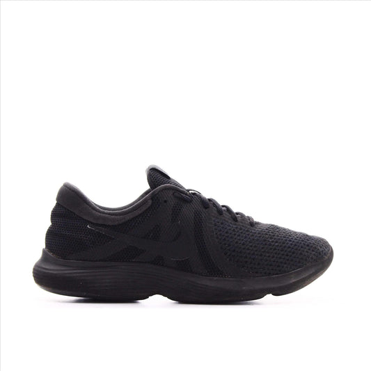 Nike Revolution 4