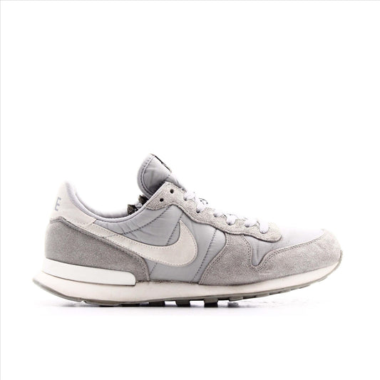 Nike Internationalist