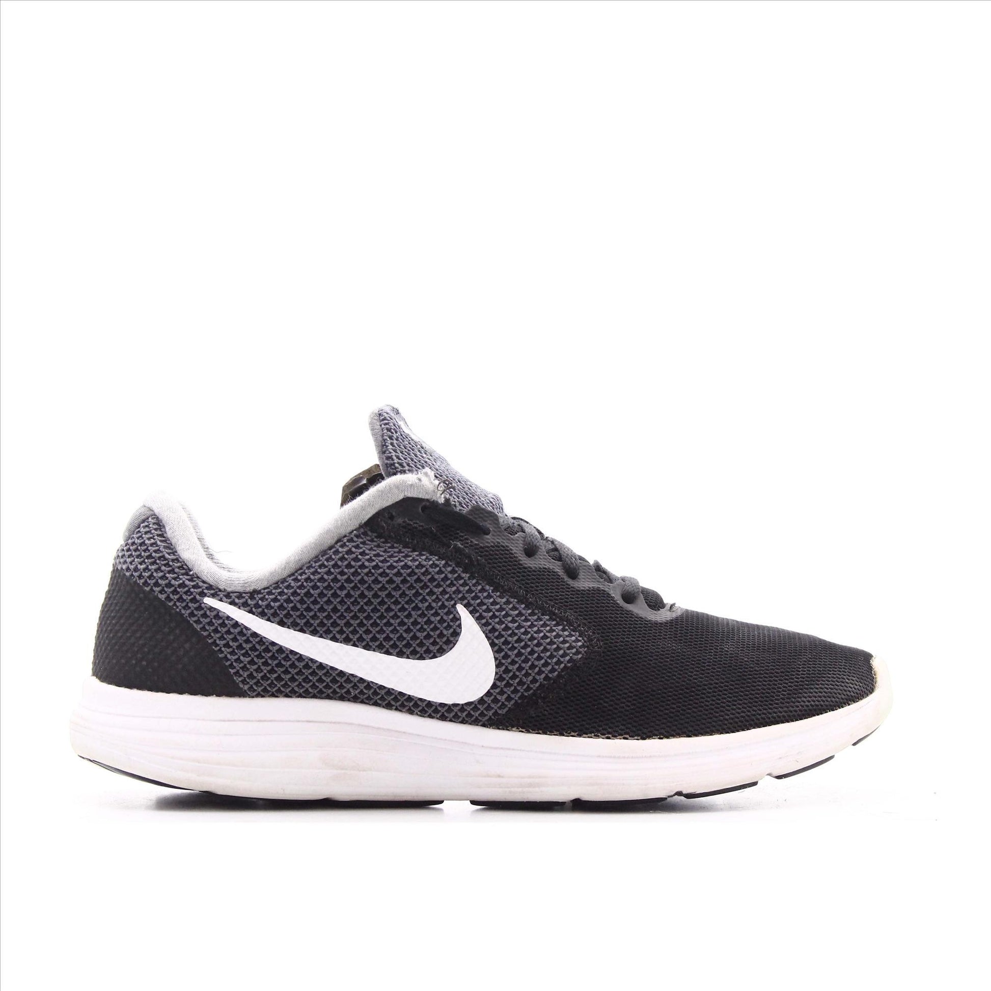Nike Revolution