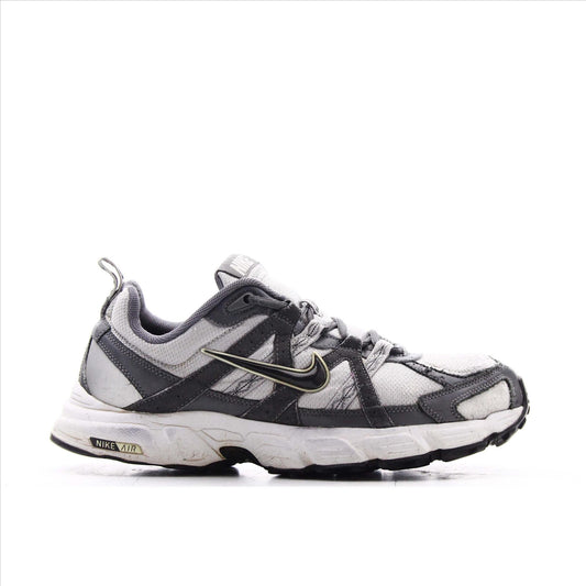 Nike Alvoro