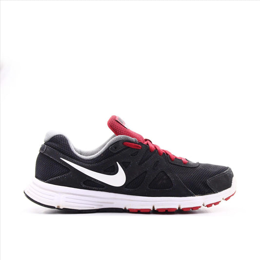Nike Revolution 2