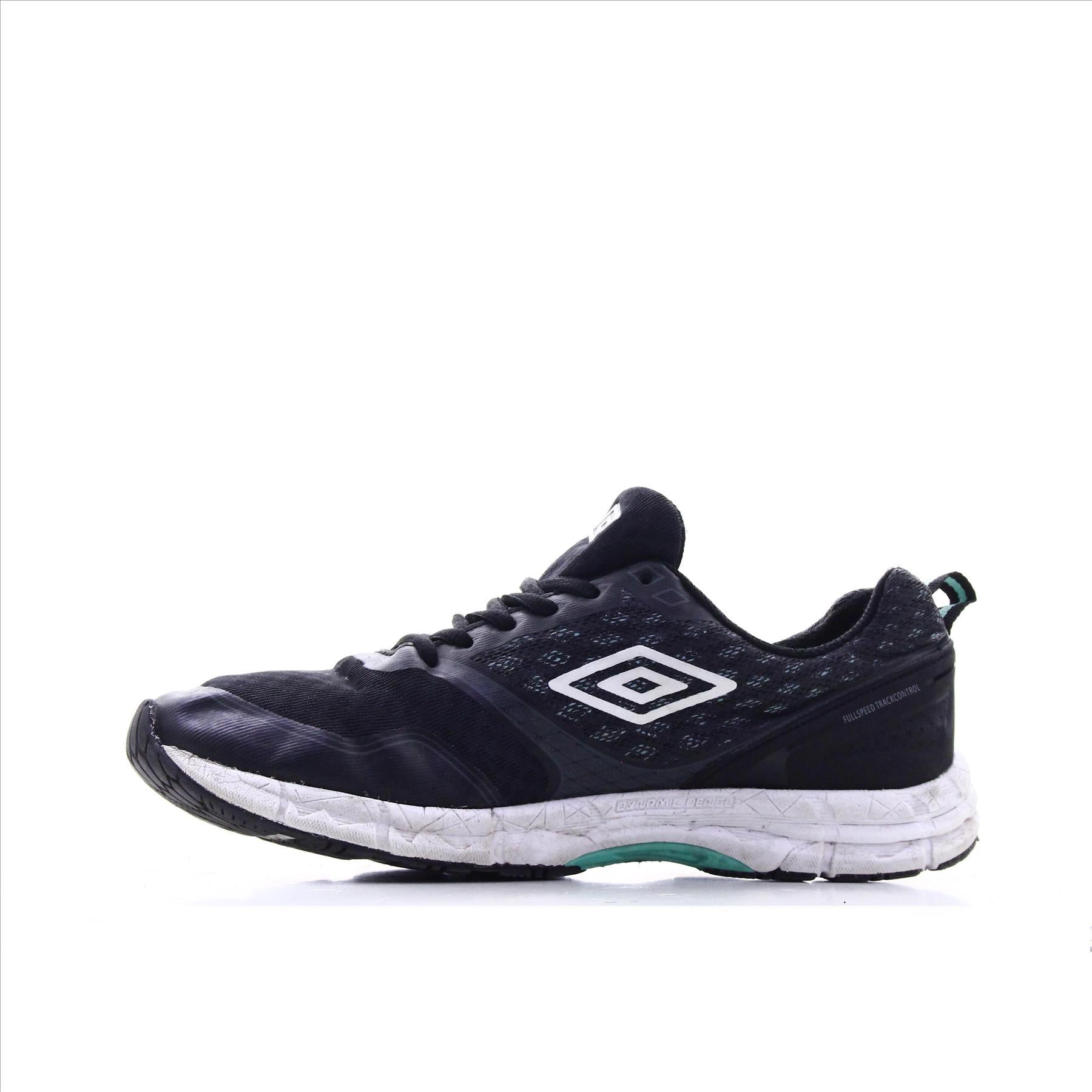 Umbro shoes big bazaar on sale