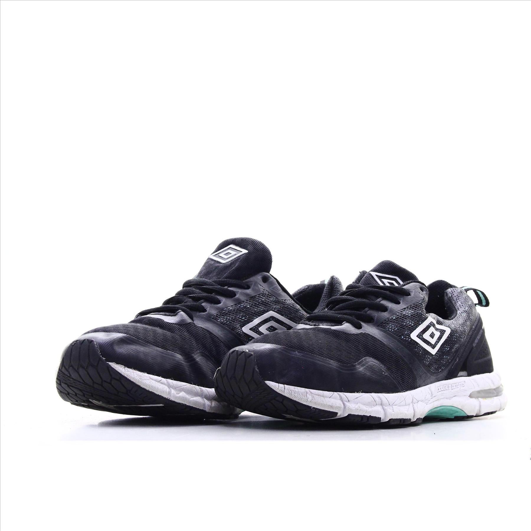 Umbro shoes big hotsell bazaar
