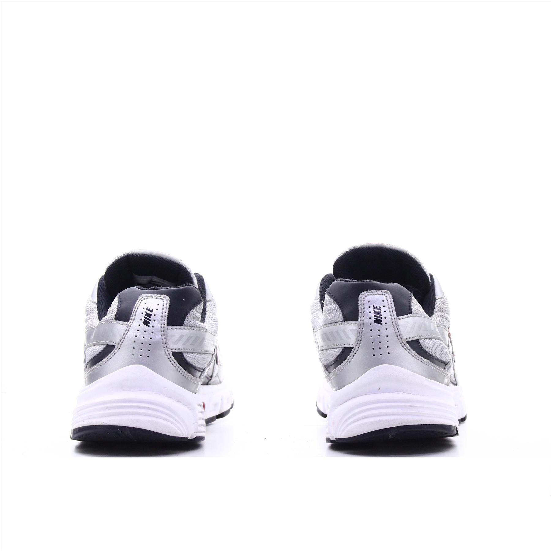 Nike Initiator