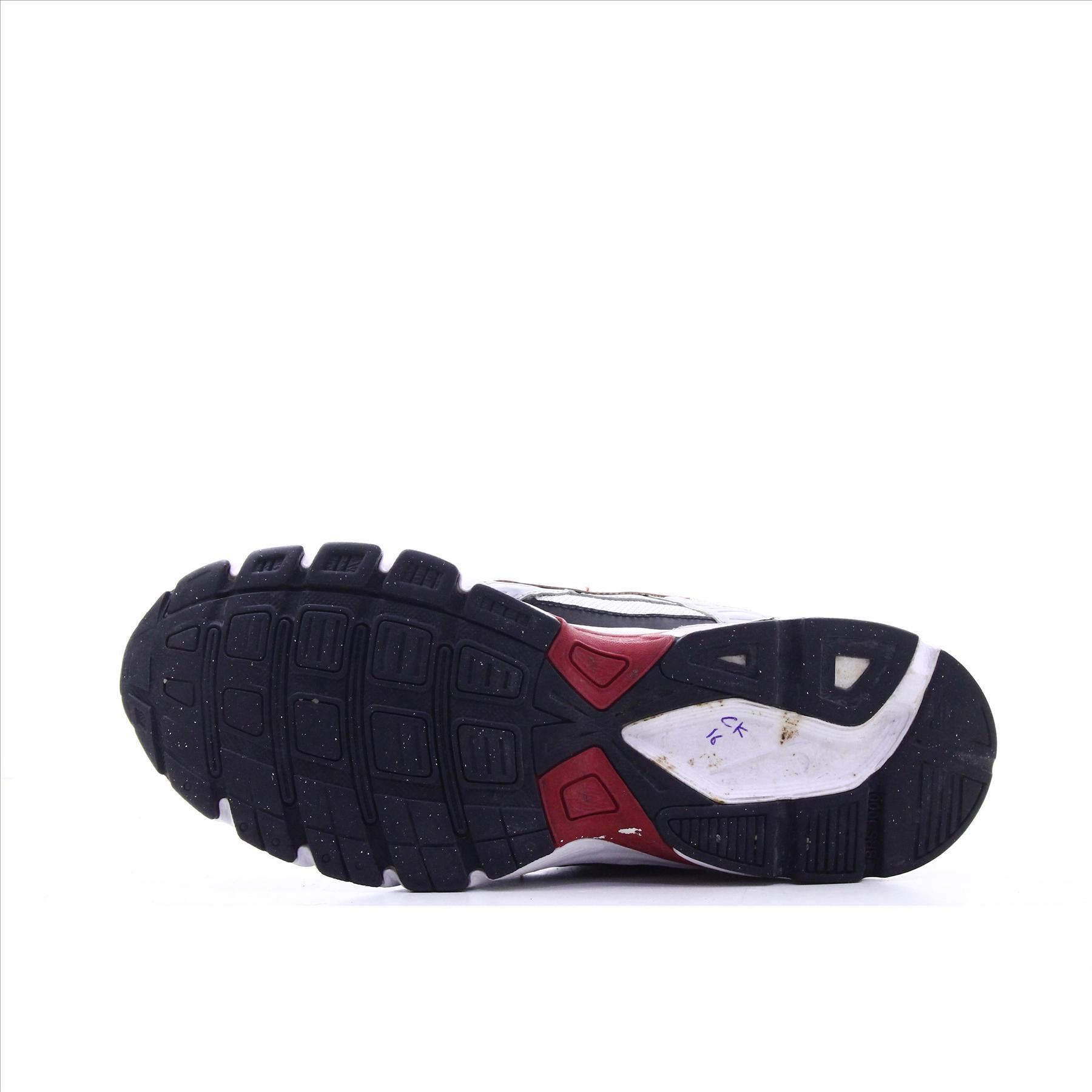 Nike Initiator