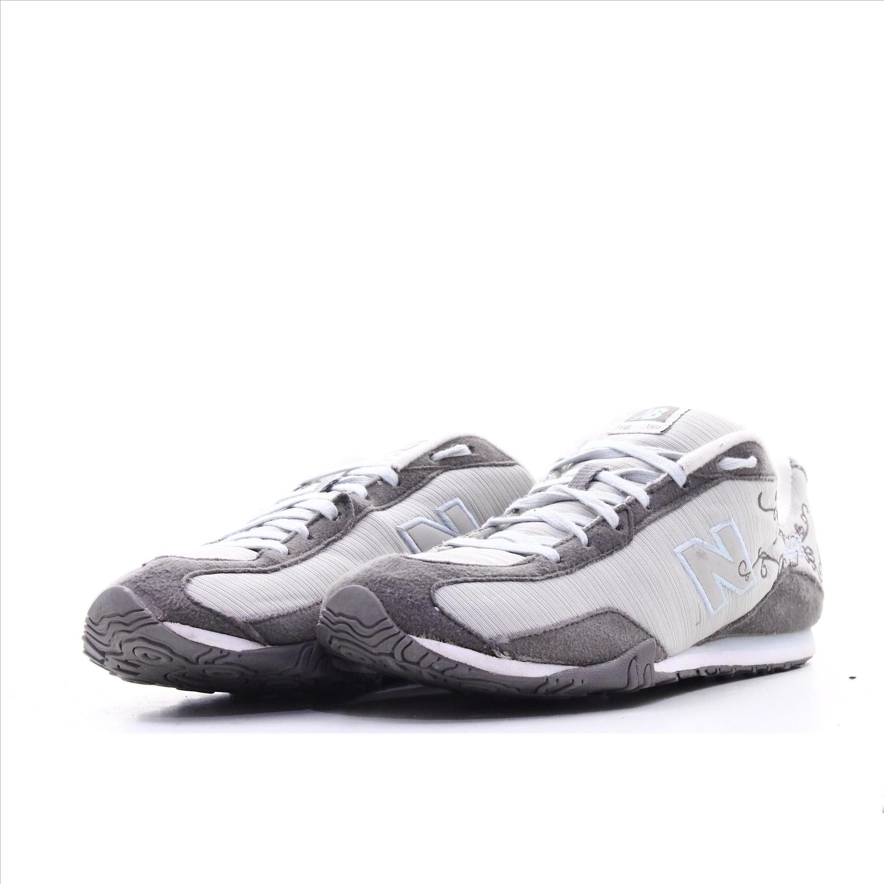 New Balance 442