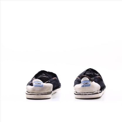 Toms
