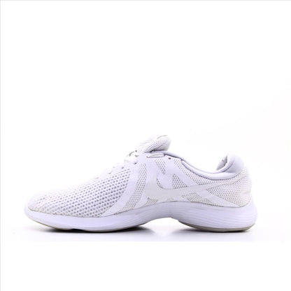 Nike Revolution 4