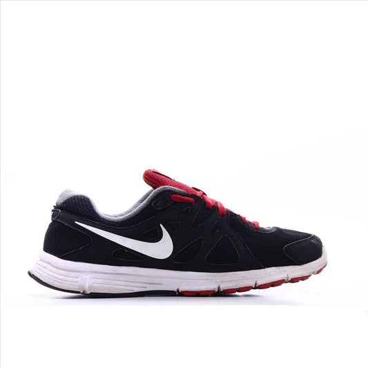 Nike Revolution 
