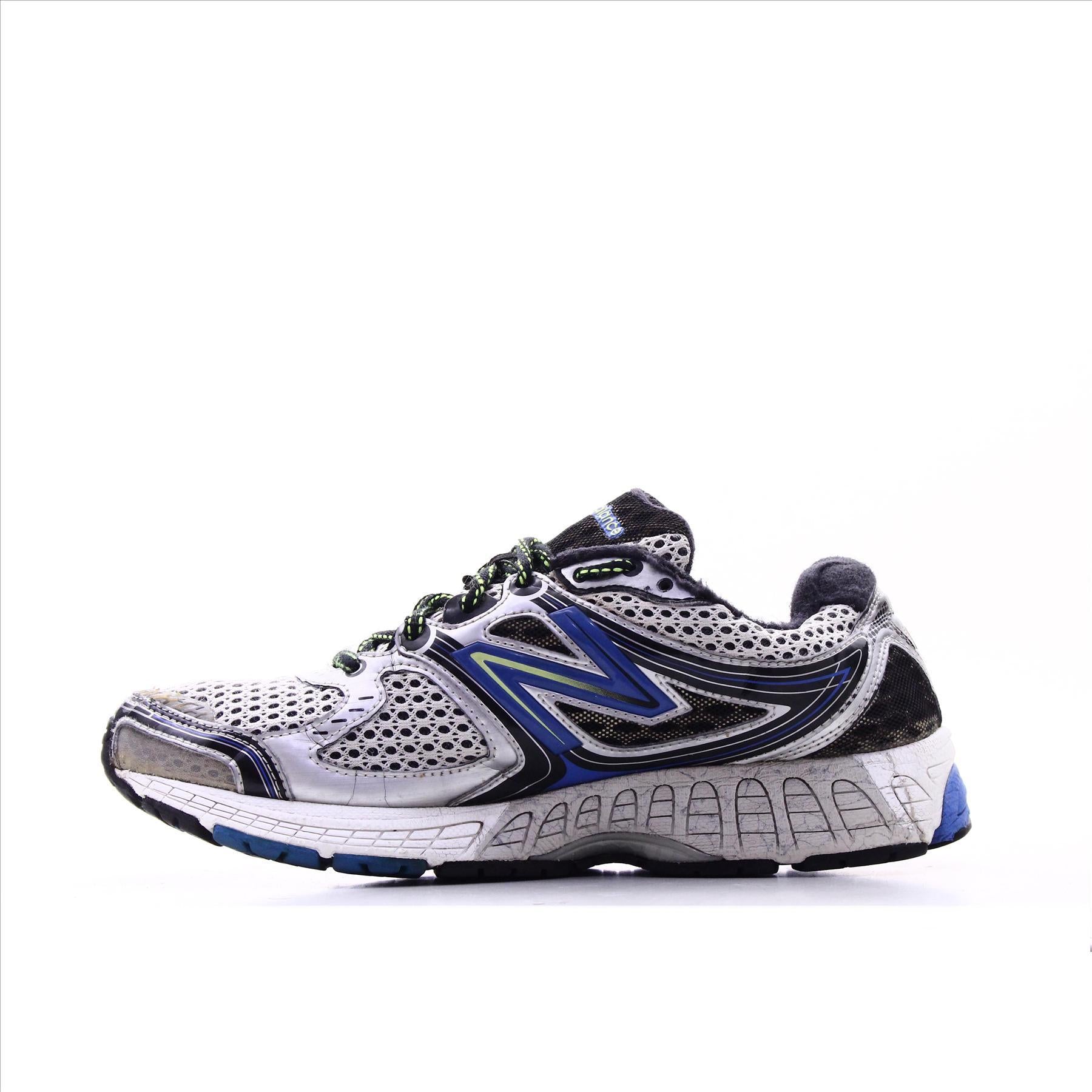New Balance 860 V8