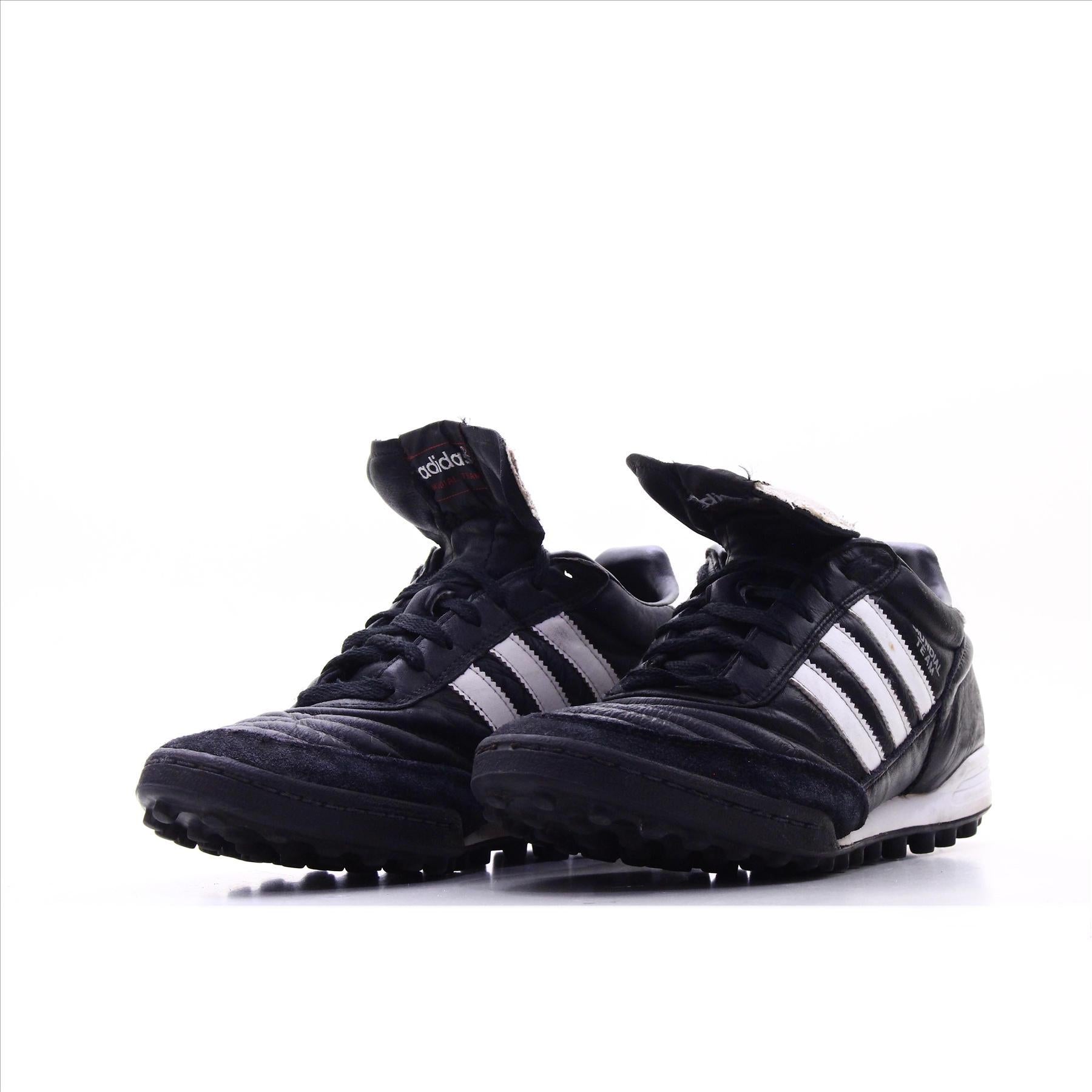 Adidas Mundial Team